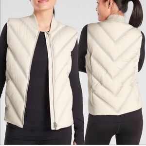Athleta Inlet Apex Vest Size S Goose Down Ivory Full Zip Pockets Gorpcore Active